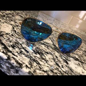 Ray-Ban Unisex RB3025 Aviator Flash sunglasses